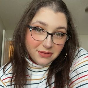 Meet your Posher, Brittani